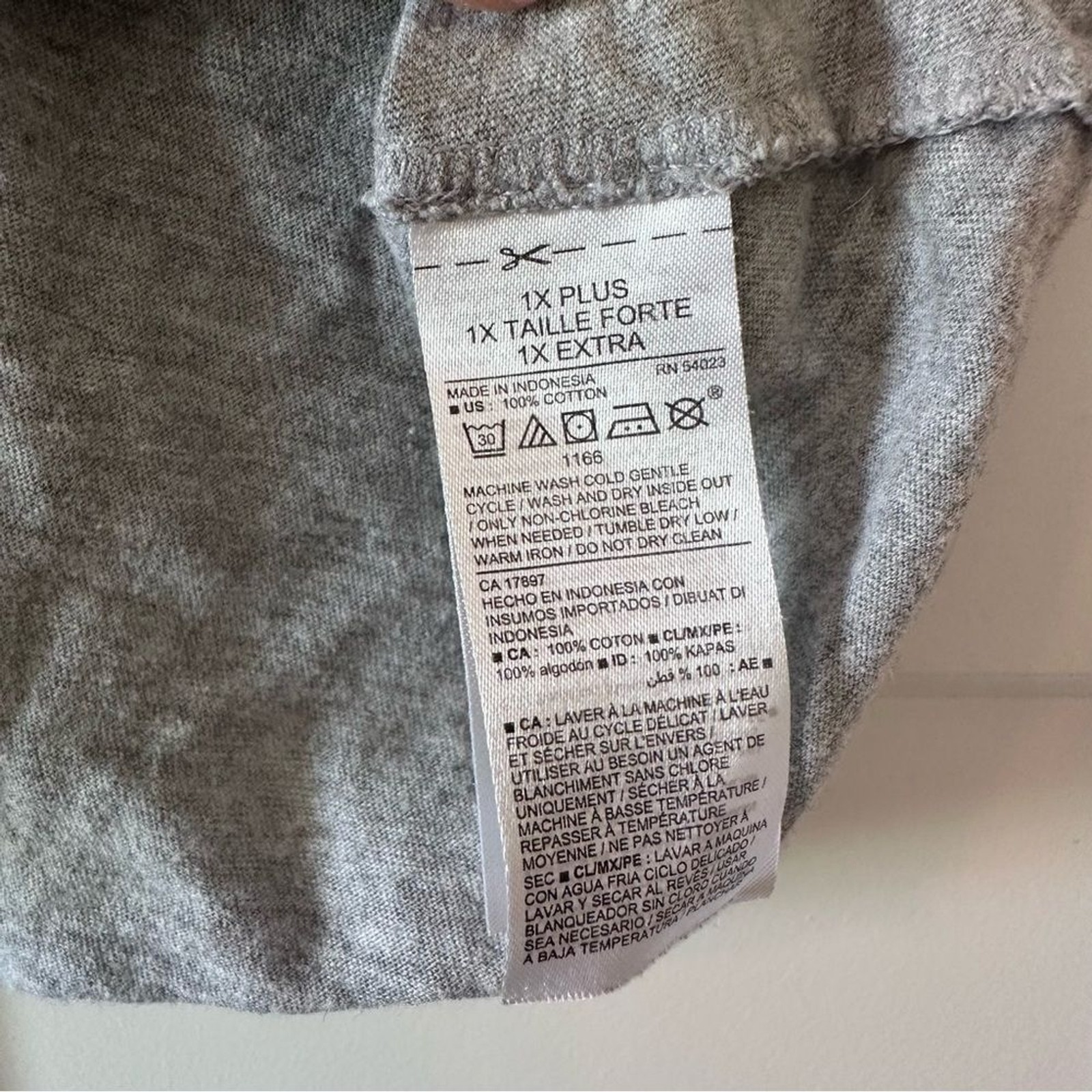 1X Gray Sleeveless Old Navy Tank Top