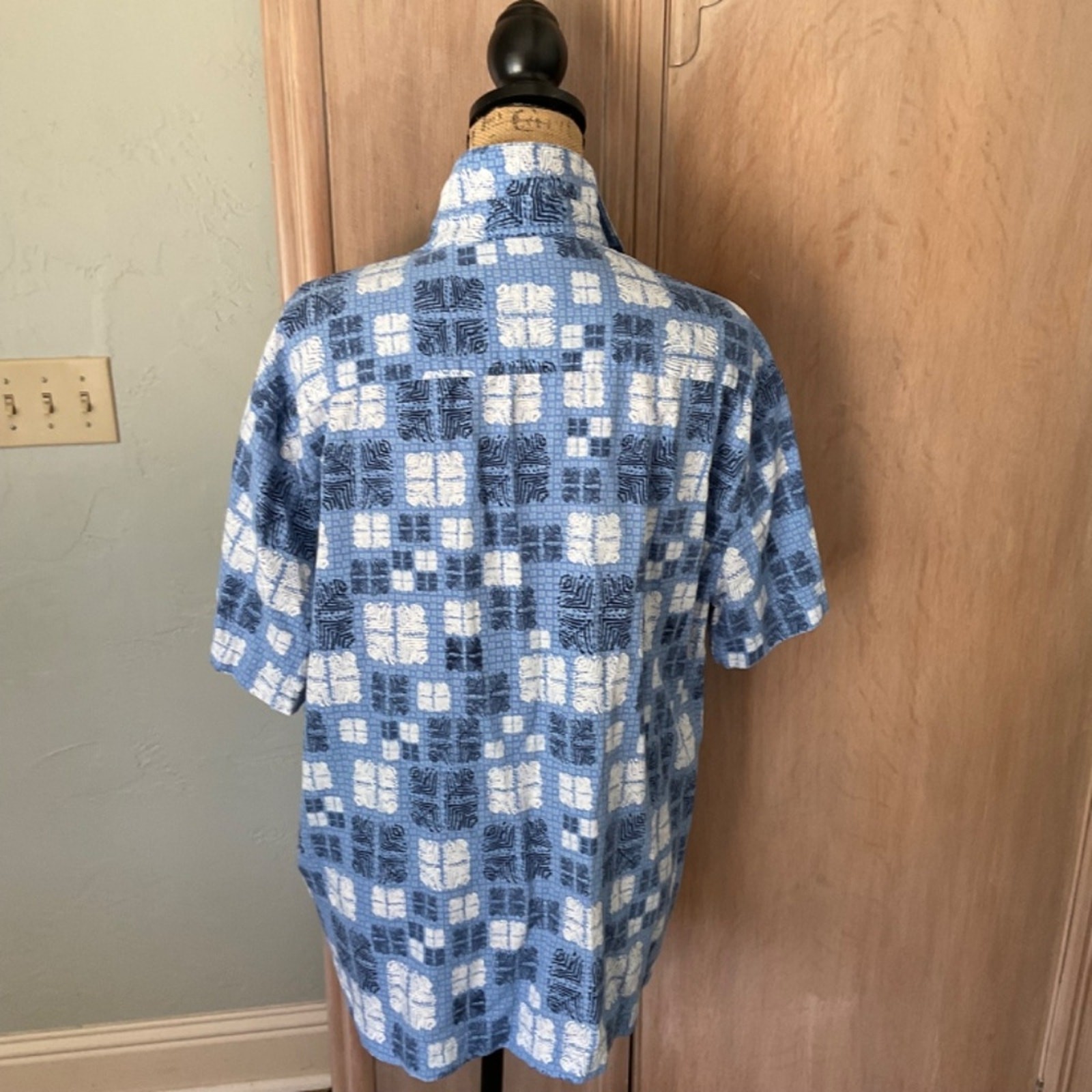 Nat Nast Button Blue 70% Silk‎ 30%Cotton Camp Shirt Sz L Hawaiian geometric