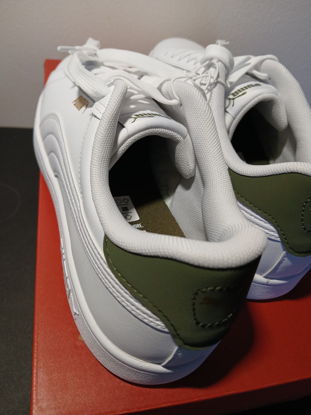 NEW w/BOX! PUMA ACE COURT SNEAKERS ~~ MEN’S SZ US 10/ UK 9 * * FREE SHIPPING