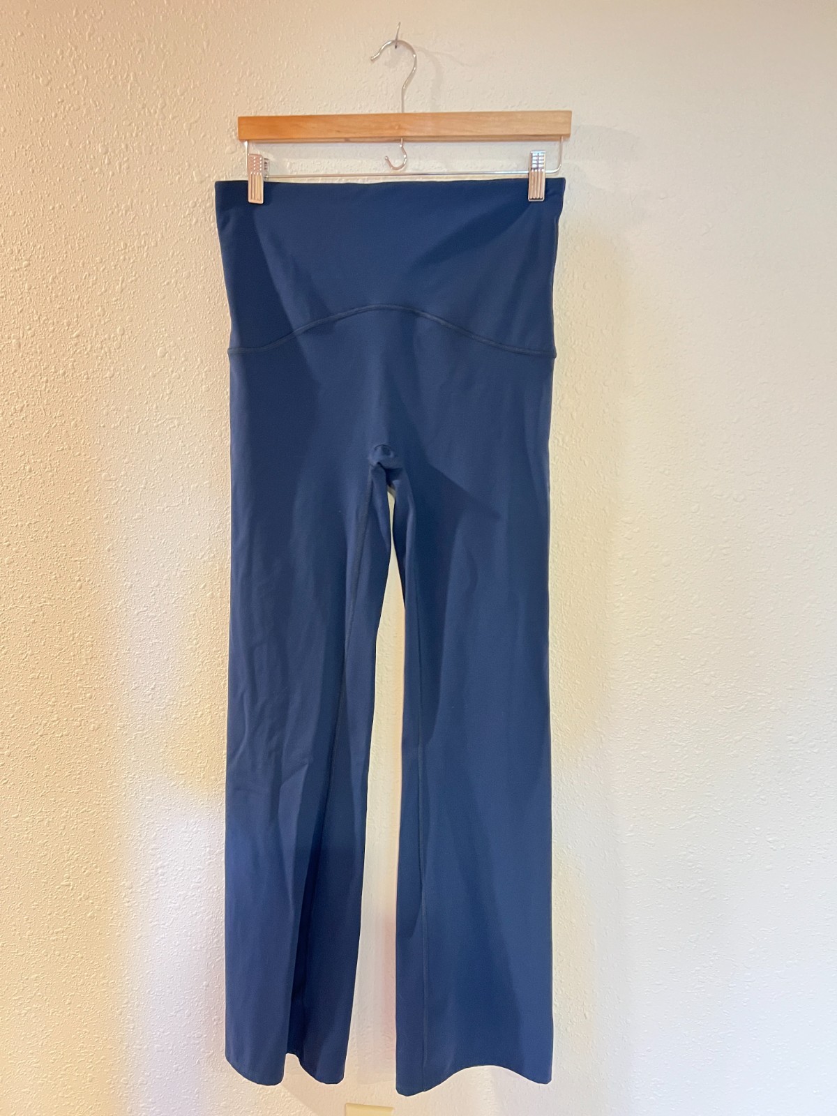 Women’s Spanx leggings blue “booty boost” flare XLT