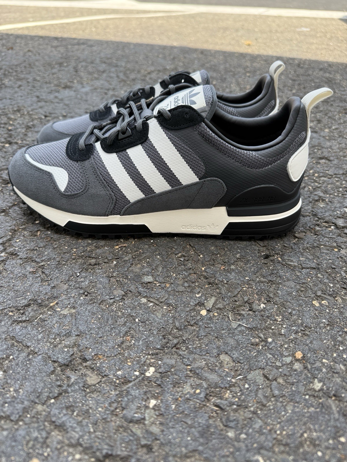 Adidas Originals ZX 700 HD Men’s Running Shoe Athletic Sneaker Footwear H01851
