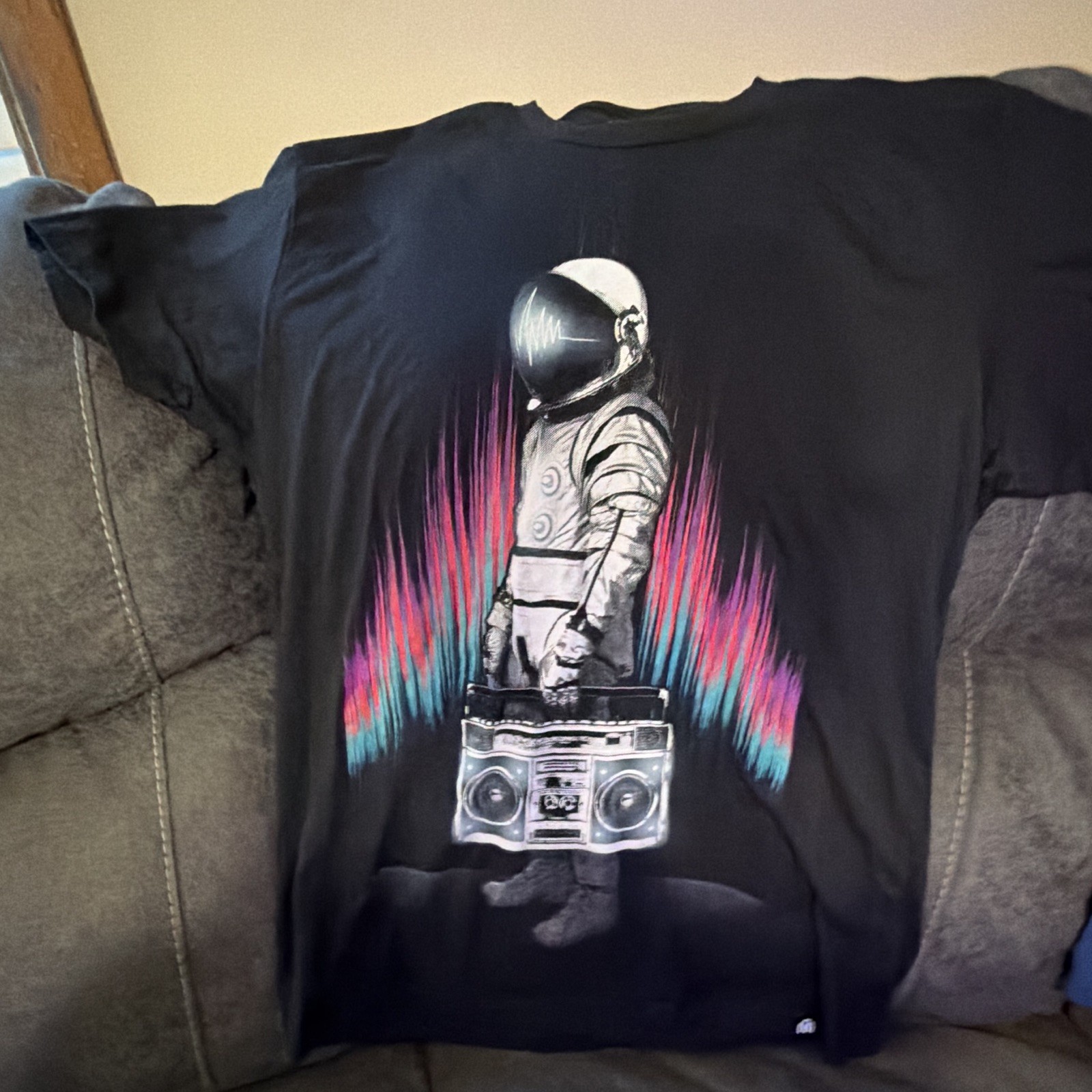 Into the AM Men’s Black Astronaut Boombox Graphic Crew Neck T-Shirt L