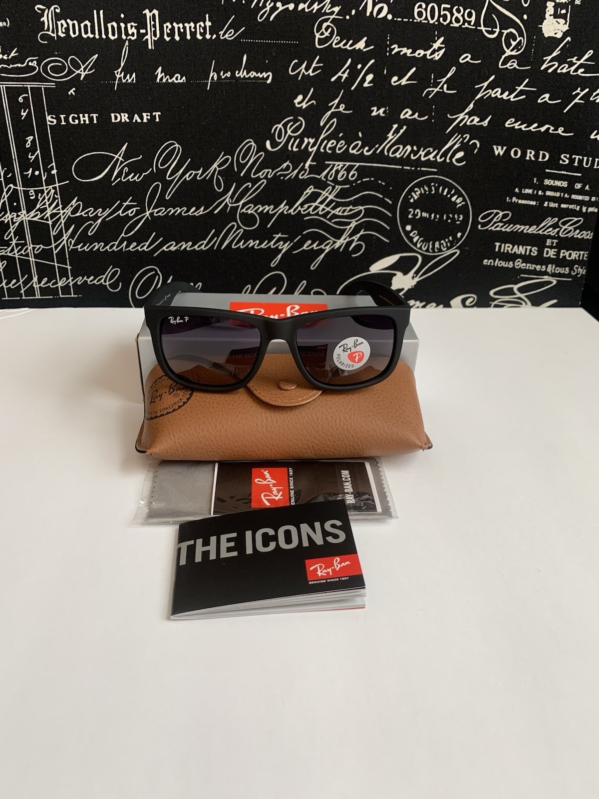 Ray-Ban RB4165 622/T3 Justin Black 54mm Grey Gradient Polarized Sunglasses
