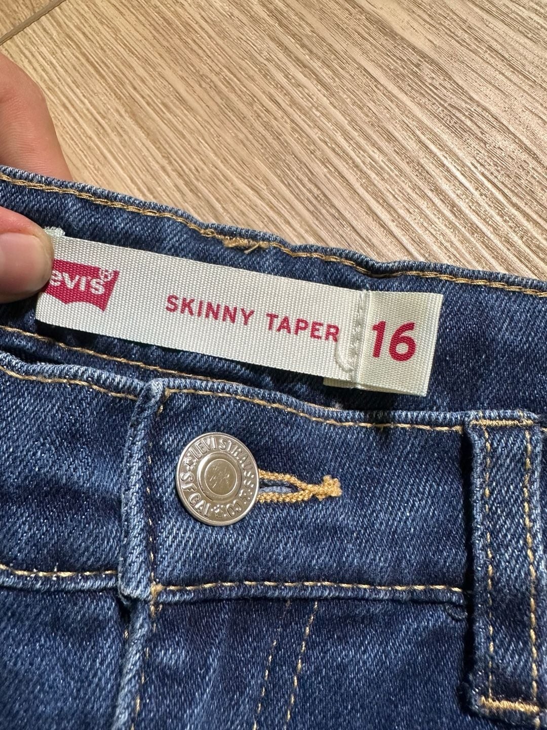 Levi’s Skinny Taper Jeans Boys Size 16 28×30 Distressed