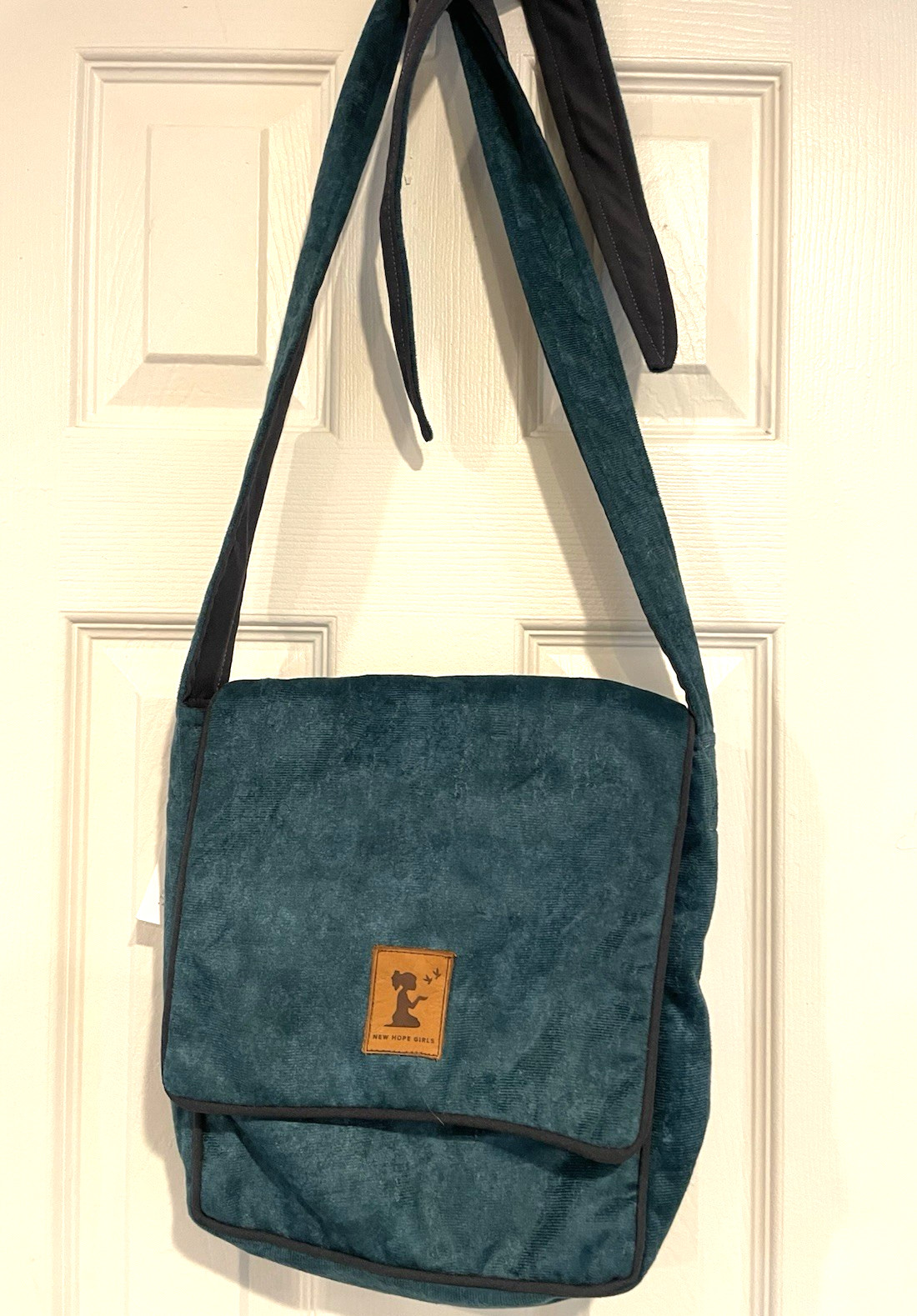 Crossbody Bag with coin pouch from New Hope Girls in Teal Blush Color