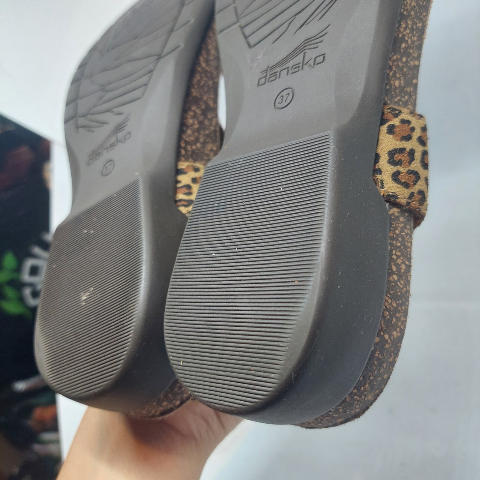 Dansko Reece Sandals Animal Print Leather Thong Slide Womens Size EU 37 US 6.5-7