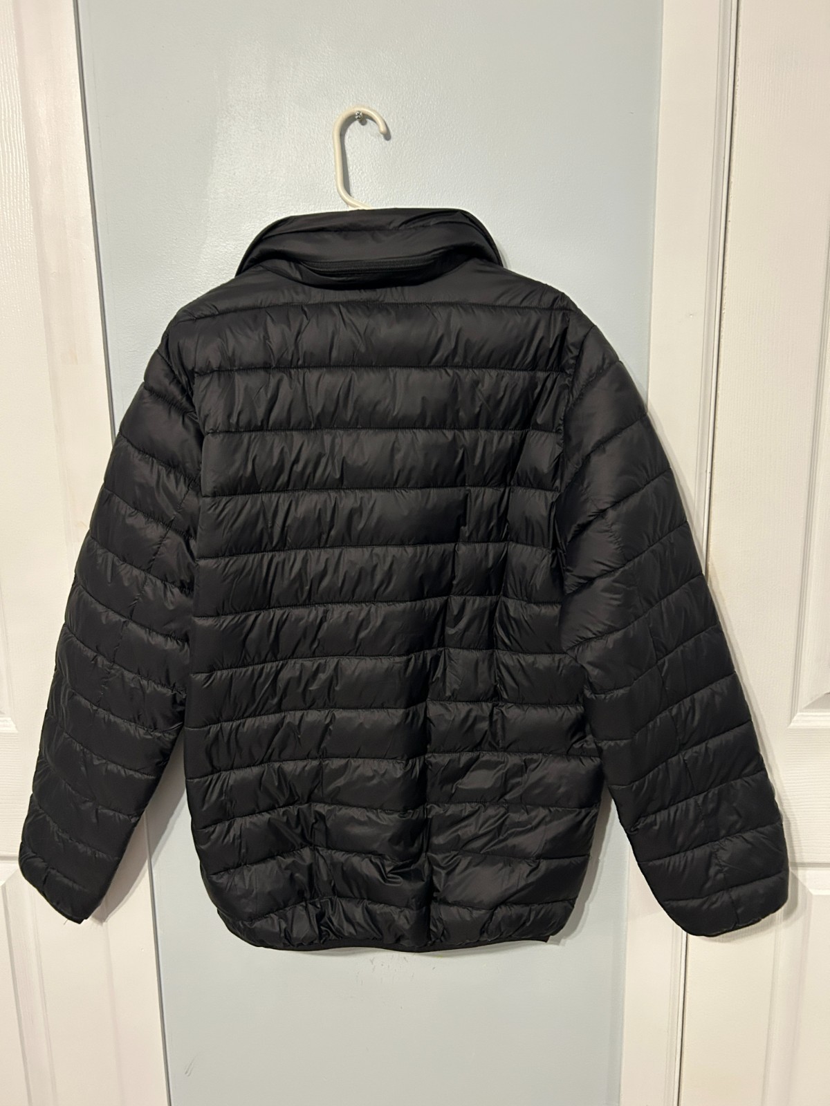 NWT Black Zipper Front Puffer Jacket with MGM Northfield Park Logo Size XL