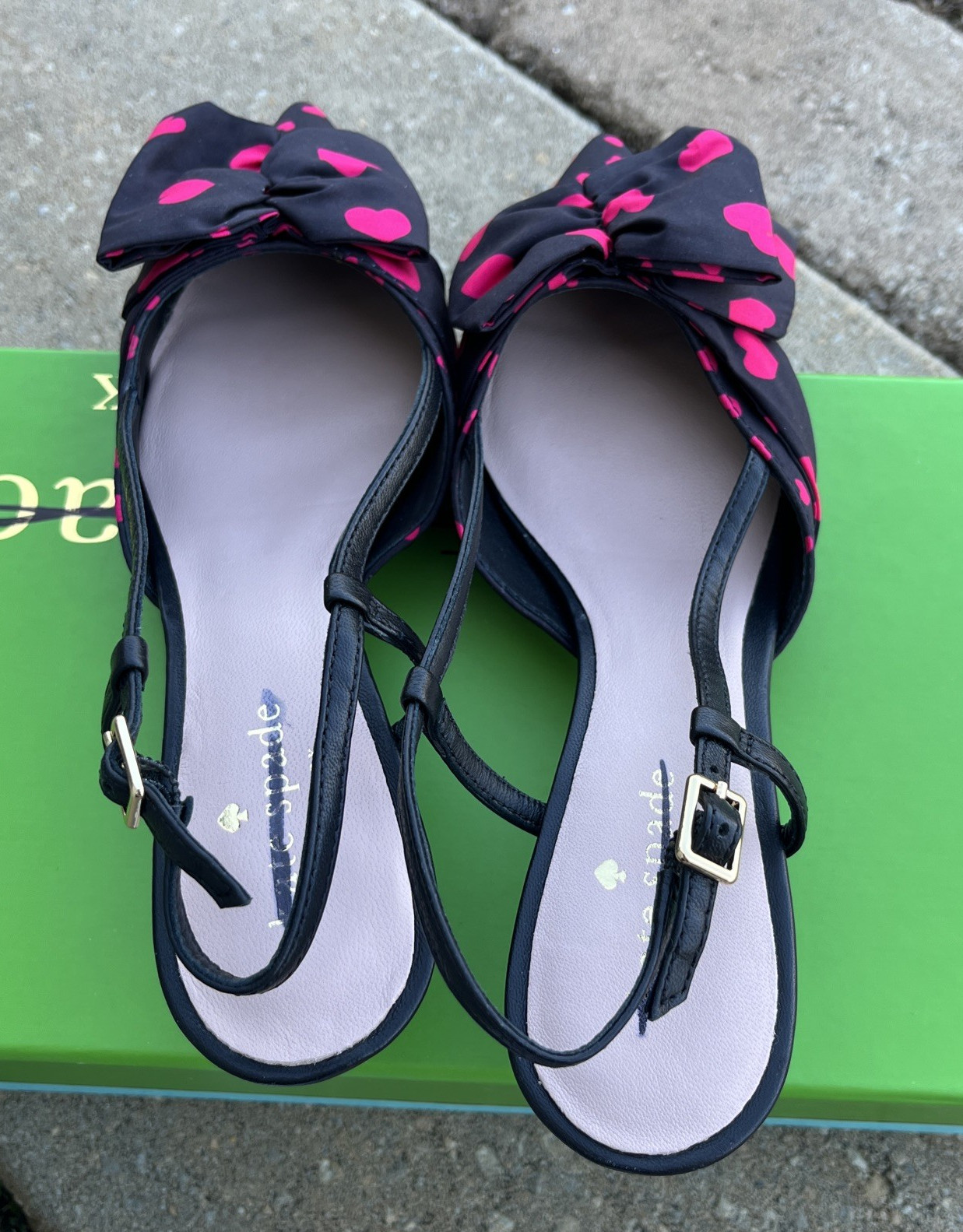 Kate Spade Daxton Heart Kitten Heel Slingback Black/Red Women 6.5M Red hearts