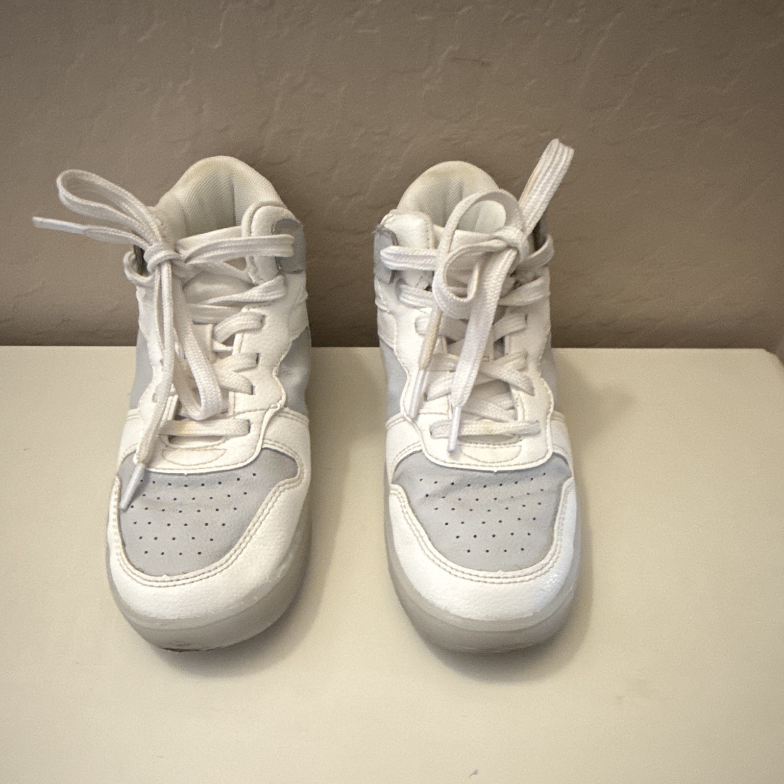 Unisex Kids White/Gray Colorblock Mid Top Lace-Up Athletic Sneakers