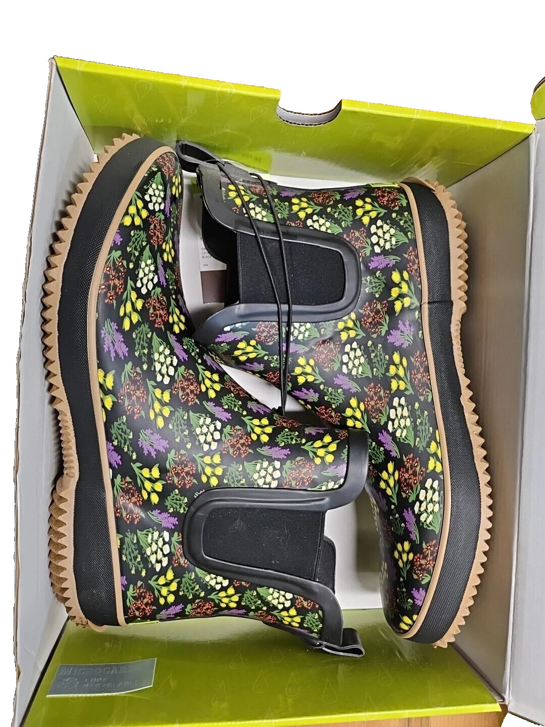 Western Chief Women’s Black/Wildflower Blooms Ladies Chelsea Rain/Farm Boot 7 US