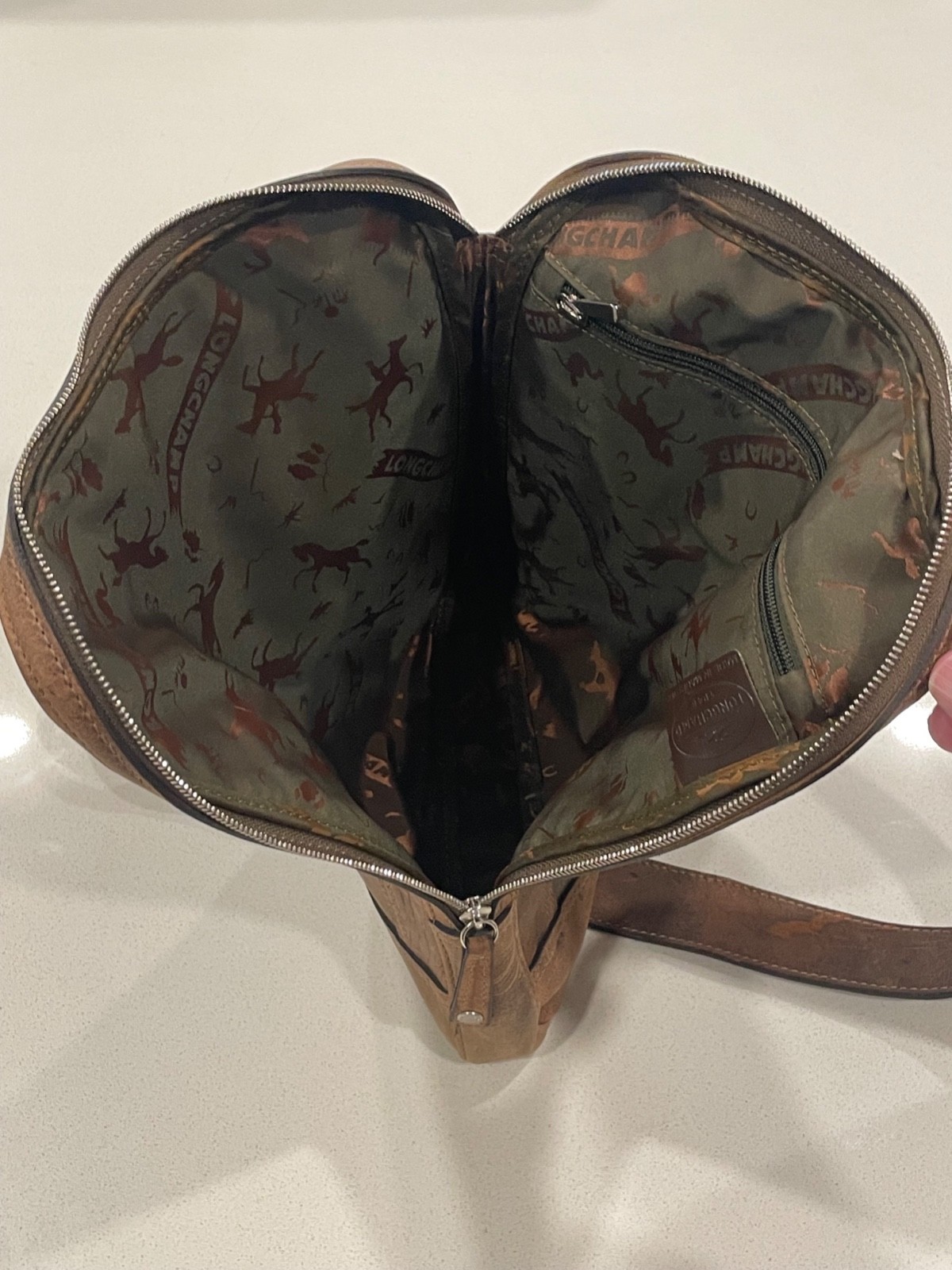 LONGCHAMP Leather Zippered Crossbody Bag Color-Brown Casual Styling EUC
