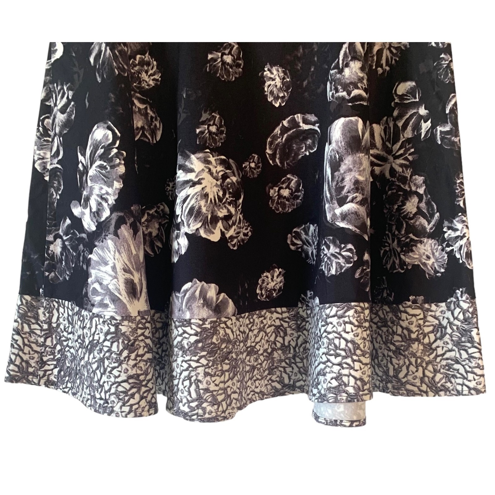 PRABAL GURUNG For Target Black + Gray Floral Mini-Length Skater Skirt NWT Size 4