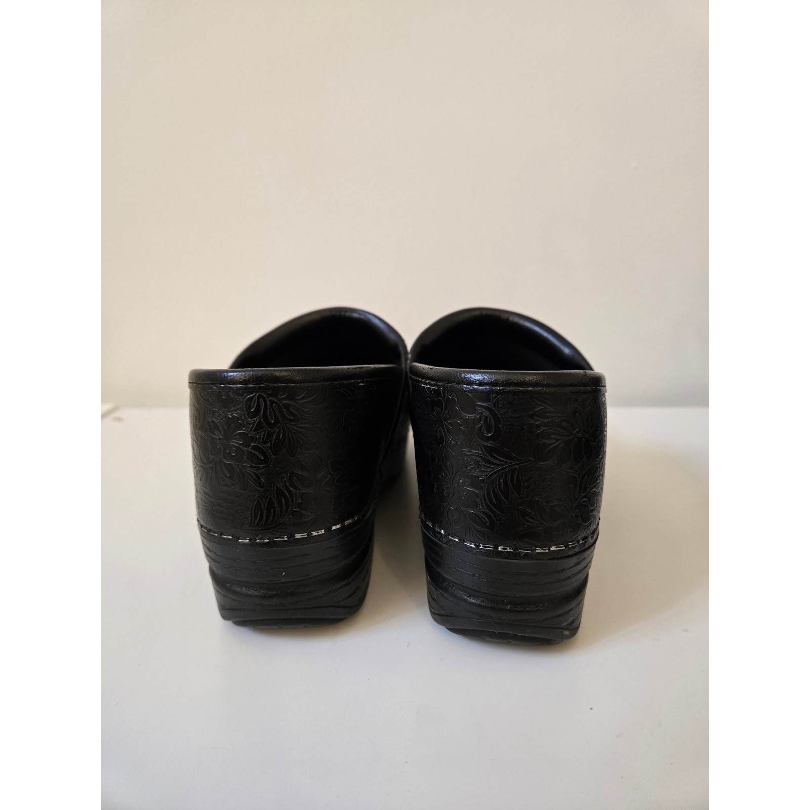 Dansko Professional Clogs Women’s 36 Black Floral Embossed Nursing Comfort Shoes