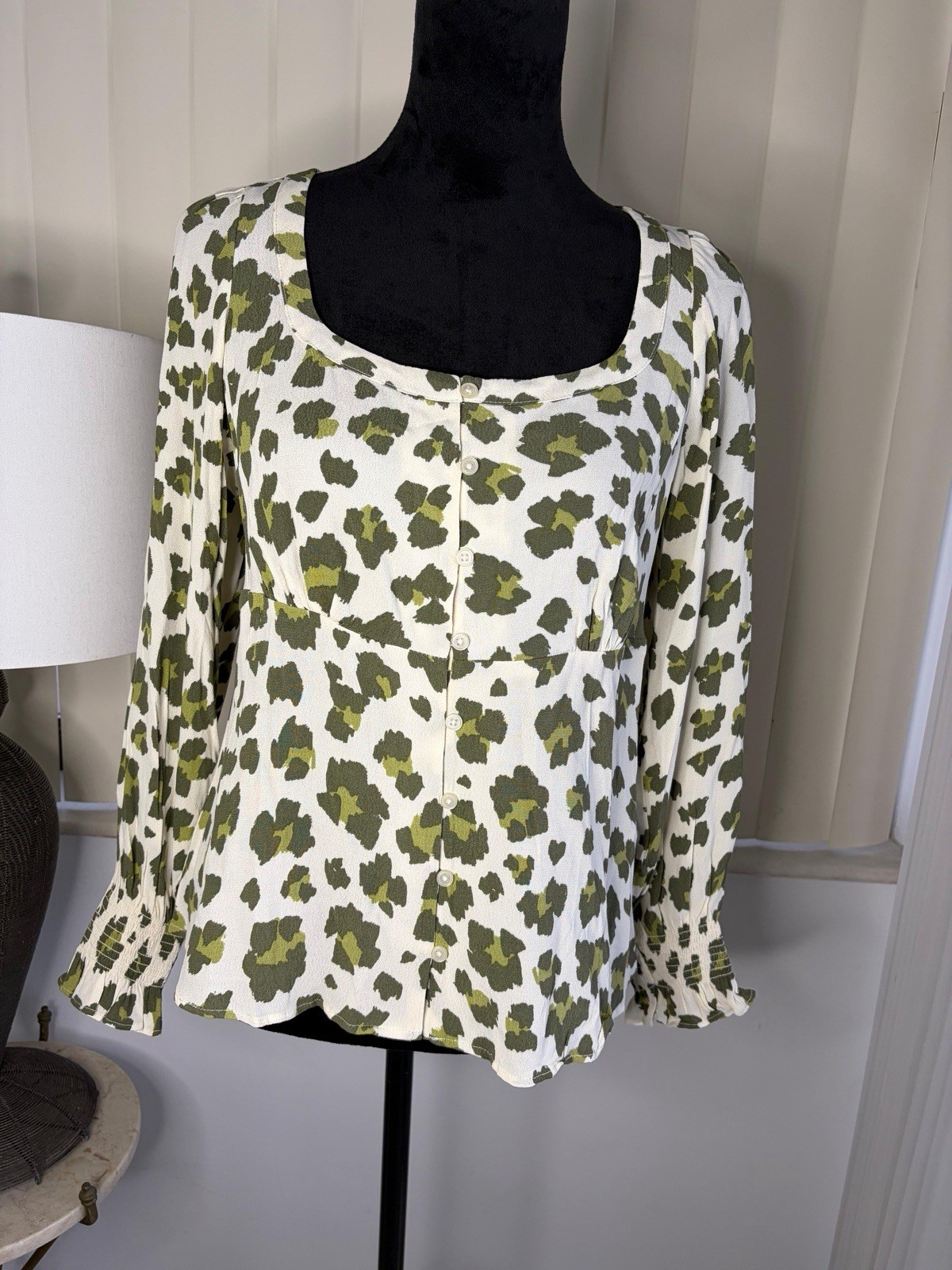 Loft Animal Print Blouse Small NWT New Green Cheetah Leopard Smocked Sleeves