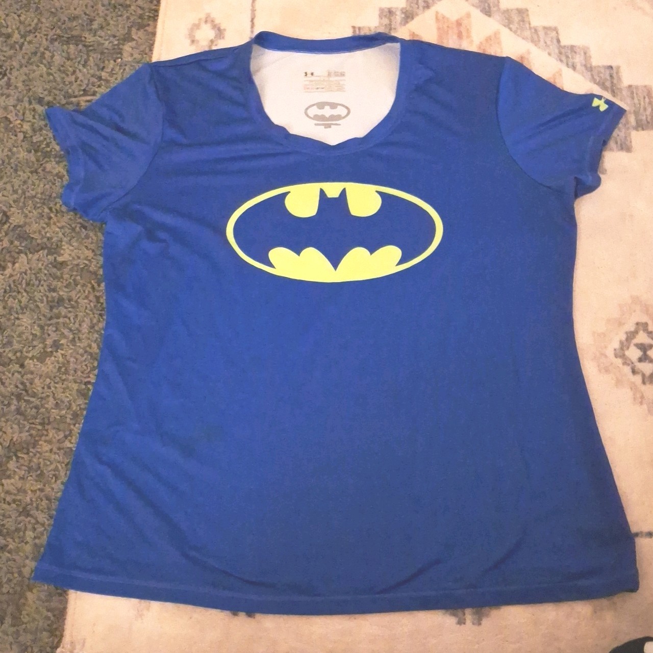 Under Armour Women’s Fitted Batman green Logo fitted short Sleeve Blue tee XL