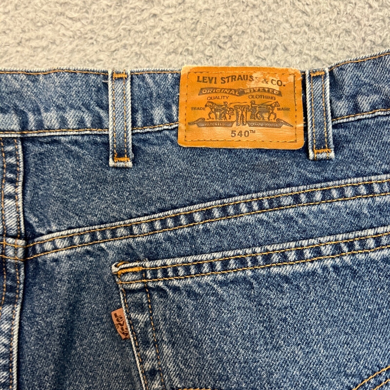 Levi 540 Jeans Mens 44×30 Blue Excellent Relaxed Fit Straight Leg Denim