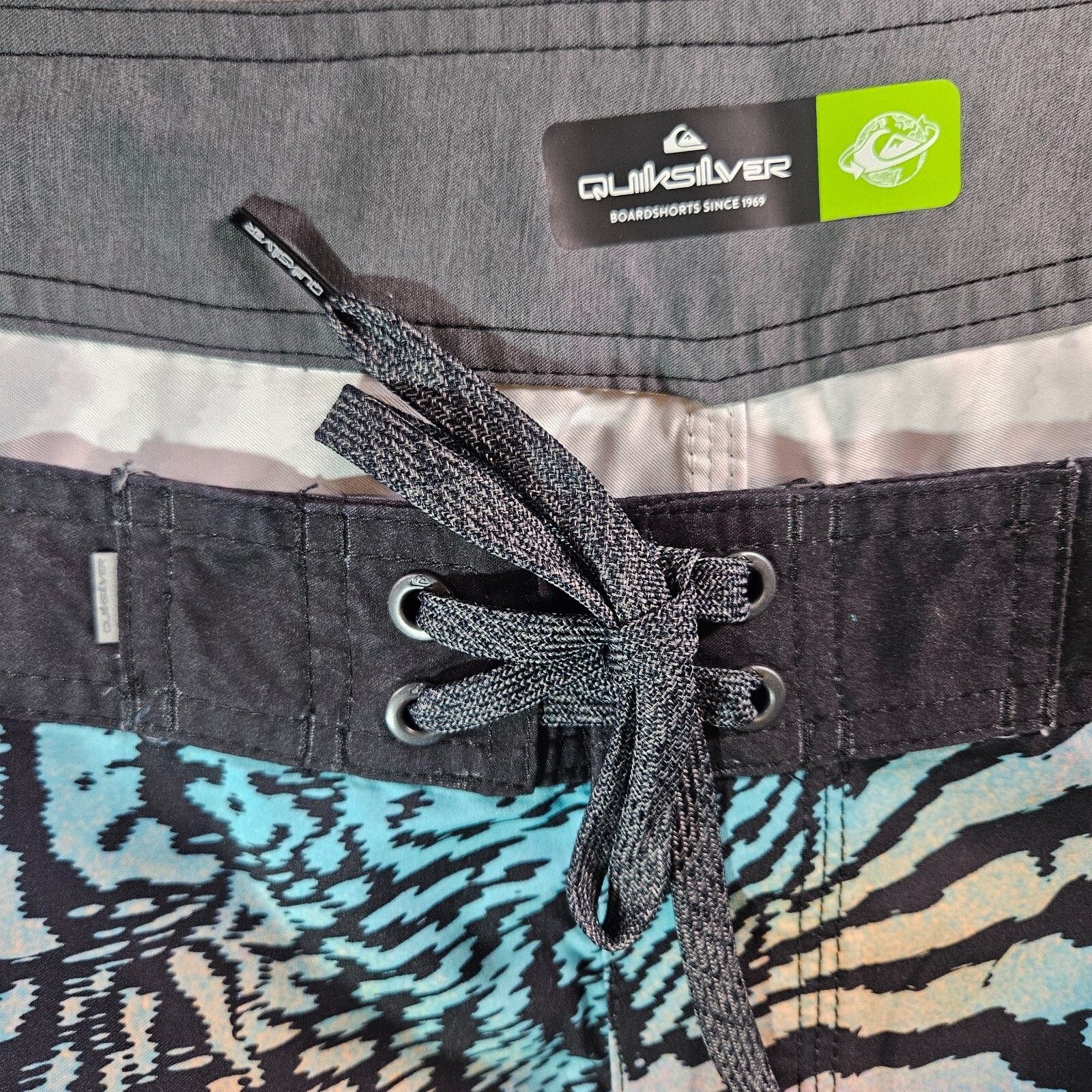 NWT Quiksilver Board Shorts Swim Trunks Men 38 No Liner 20″ Green Pattern Black