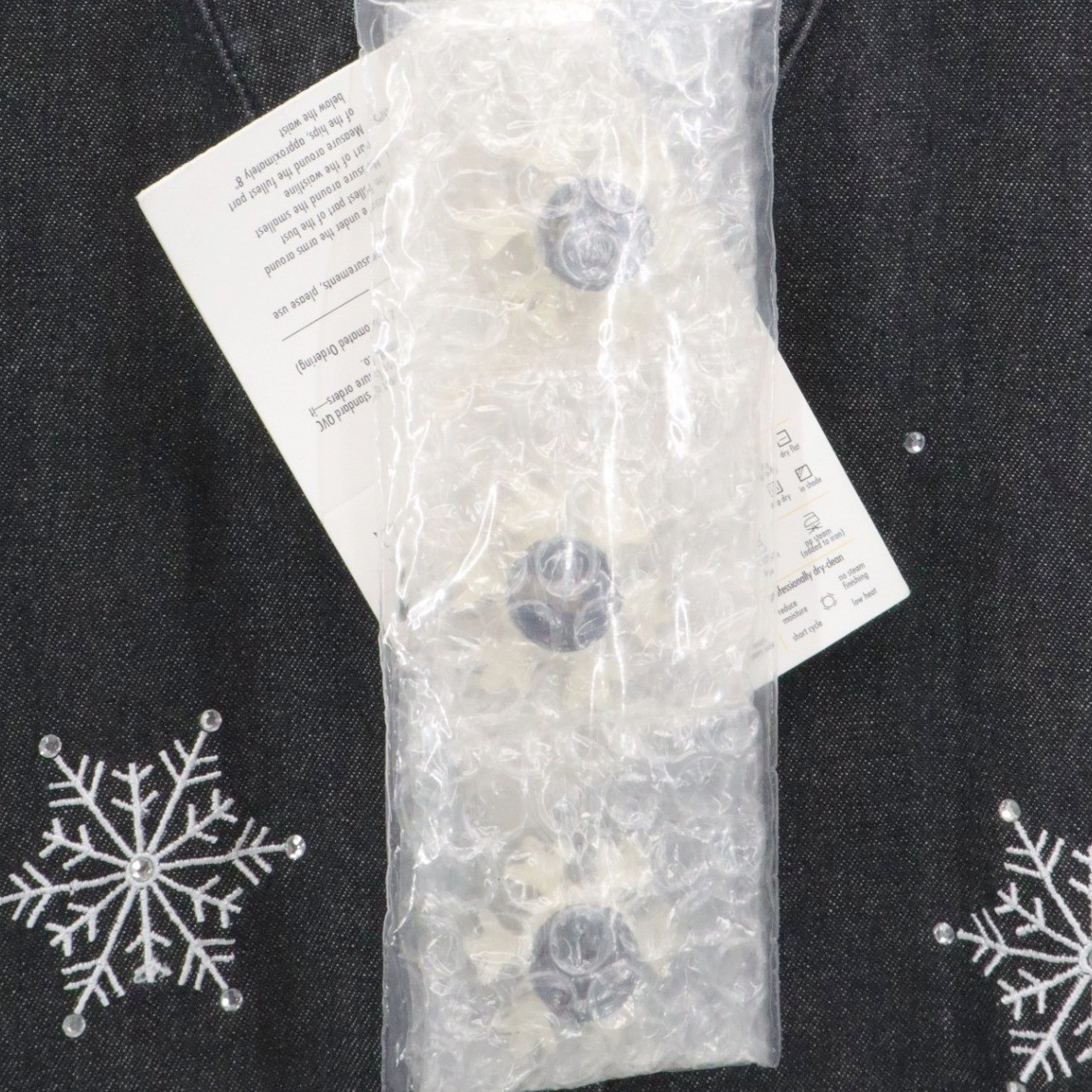 Quacker Factory Womens 2X Black Denim Snowflake Embroidered Shirt Button Covers