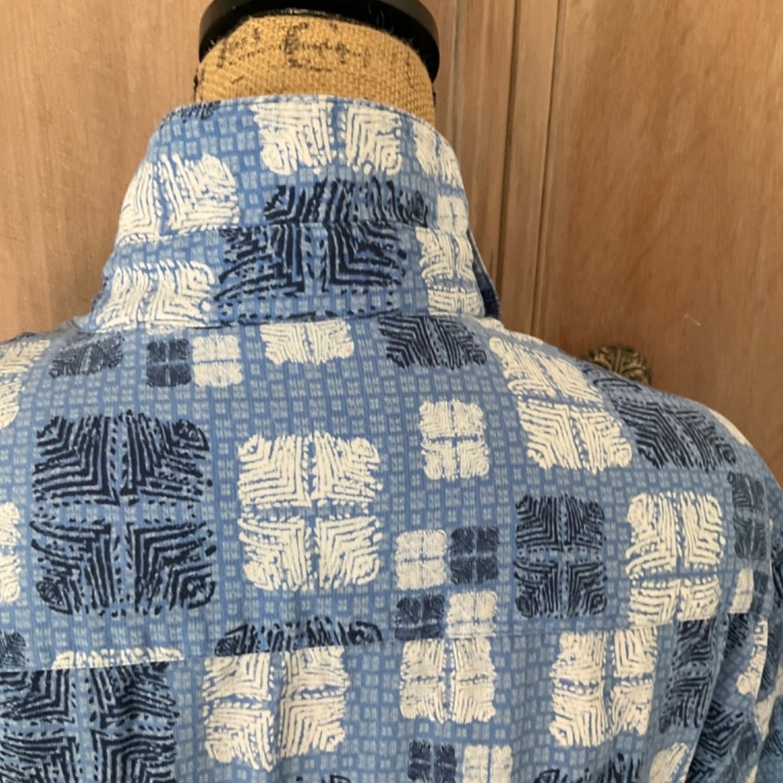 Nat Nast Button Blue 70% Silk‎ 30%Cotton Camp Shirt Sz L Hawaiian geometric