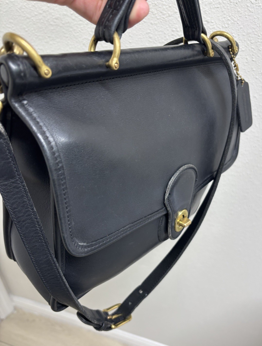 Vintage Coach Willis 9927 Black Leather Crossbody Bag Purse