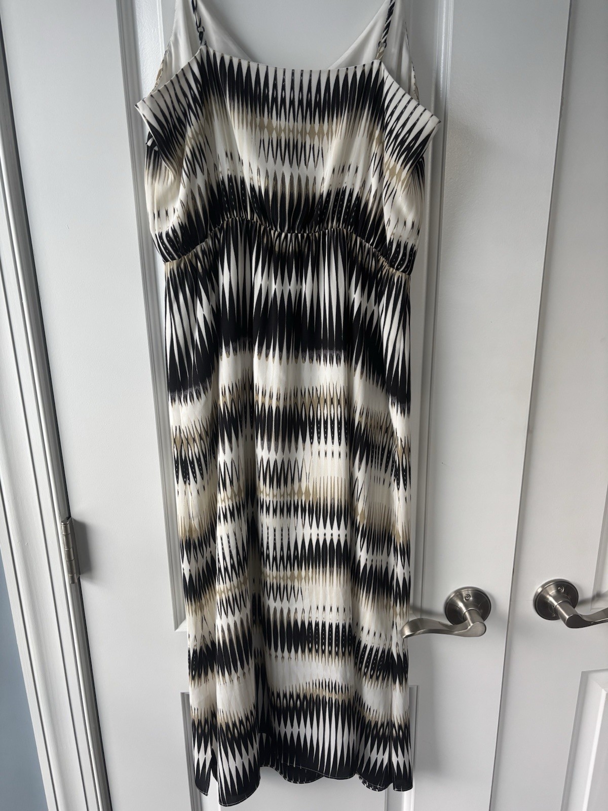 Vince Camuto Black, White & Gold Wave-Print Maxi Dress