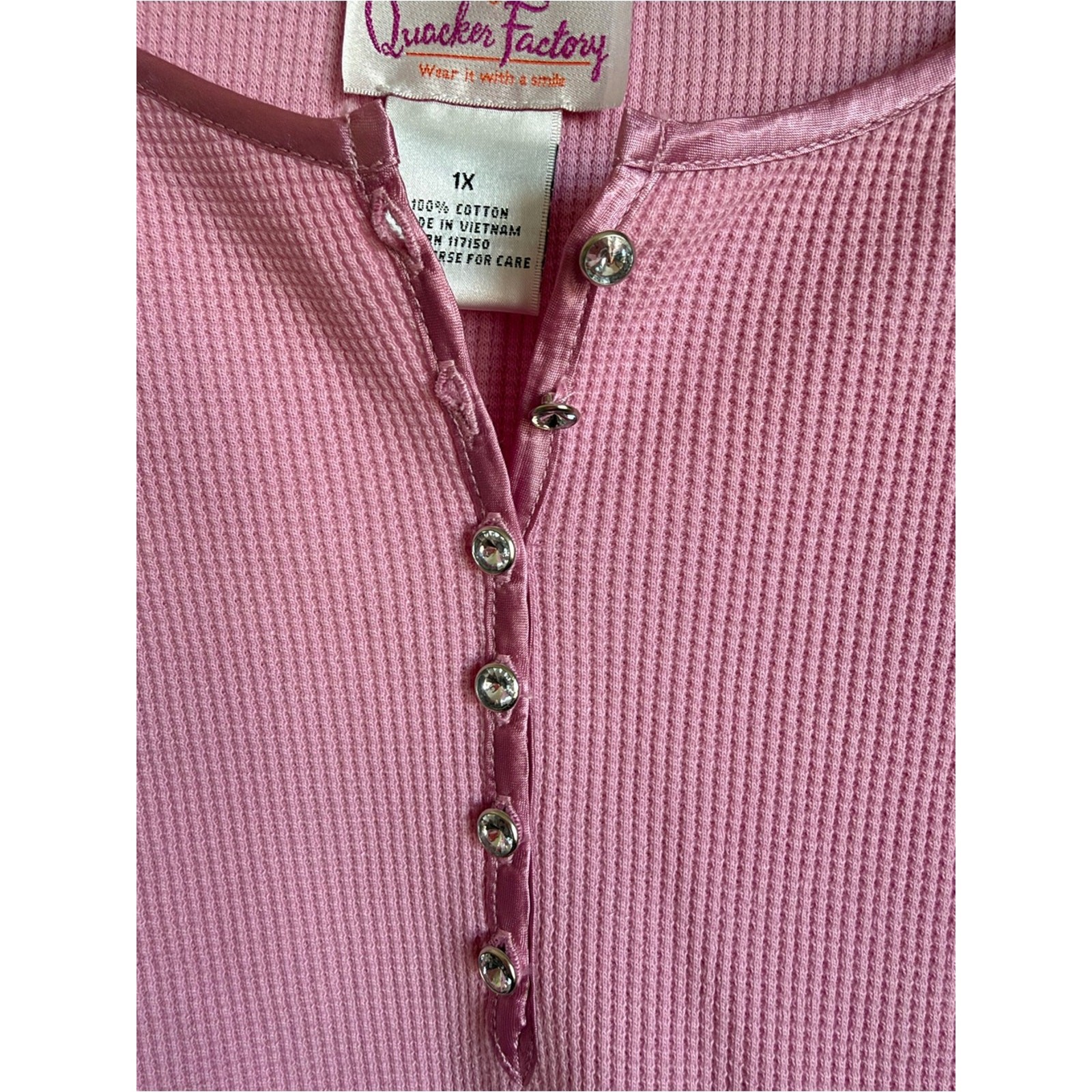 Quacker Factory Cotton Waffle Henley Top 1X Pink Rhinestone Button Plus Coquette