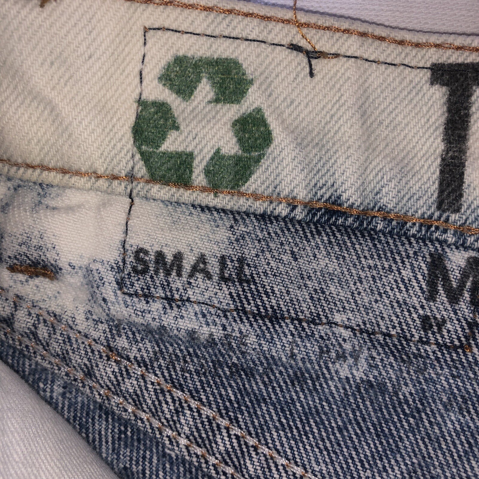 THE LAUNDRY ROOM CA SIZE SMALL CUTOFF BLEACHED FADED CUSTOM LEVIS SO CUTE