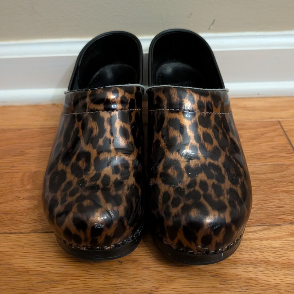 Dansko Women’s Leopard Patent Leather Slip-On Clogs Comfort Slip Resistant 8.5
