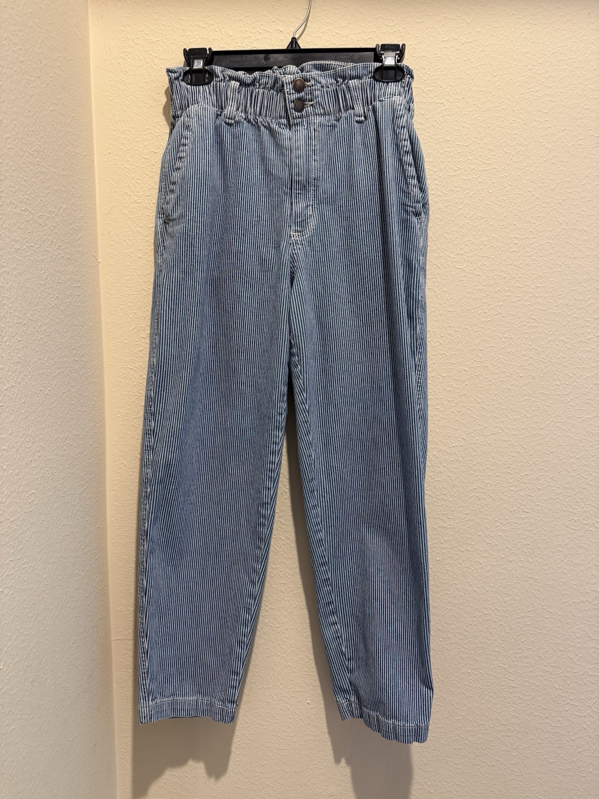 Universal Thread Blue/White Striped Light Wash High-Rise Tapered Stretch Jeans 8
