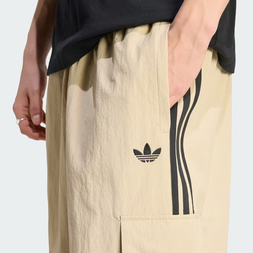 adidas men ADICOLOR CLASSICS 3-STRIPES CARGO PANTS
