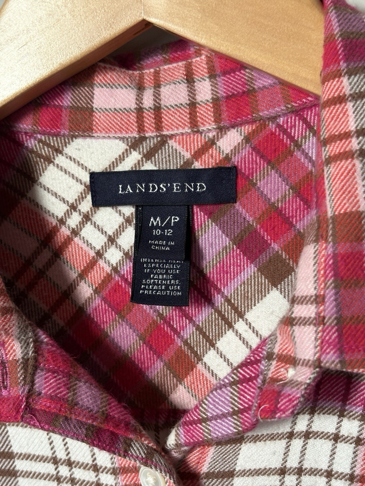 Cozy Feminine: Lands’ End Petite Medium Women’s Button Up Flannel Pink/White