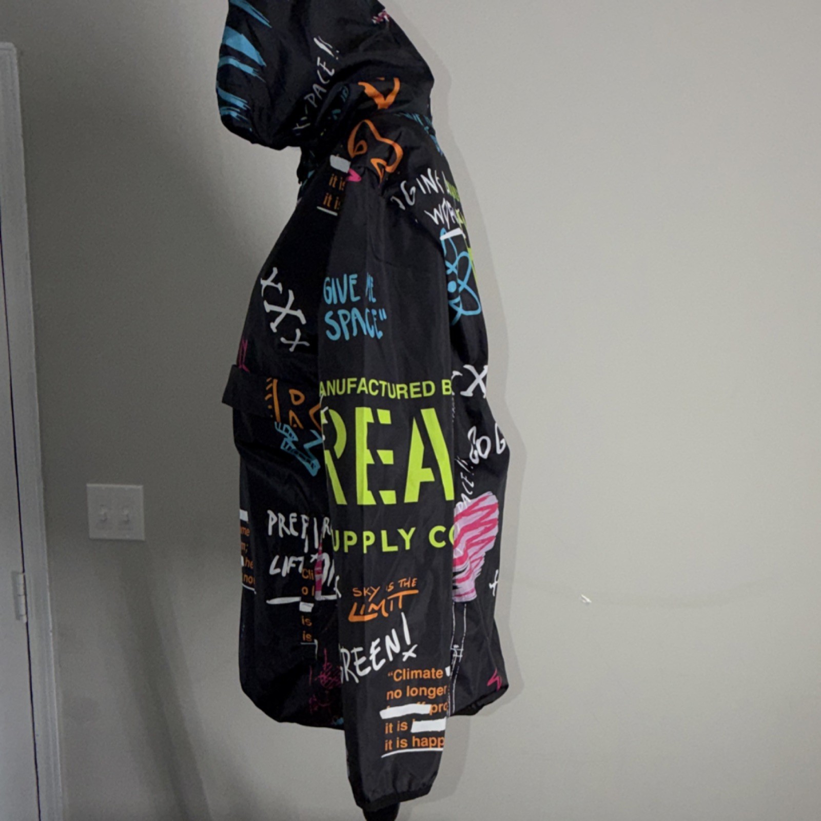 Reason Graffiti Print Hooded Windbreaker Men’s Jacket Black Multicolor Size M