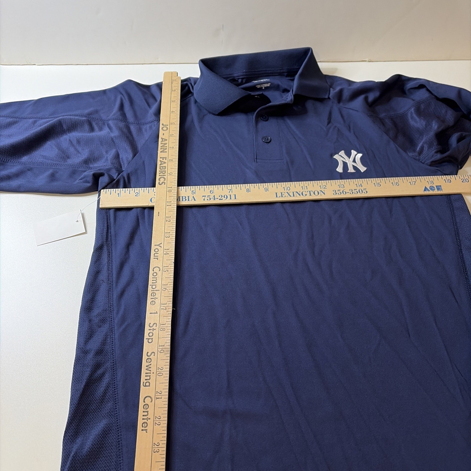 Vintage New York Yankees T-Shirt Men’s S Navy Blue Lee Sport Silky Jersey Tee