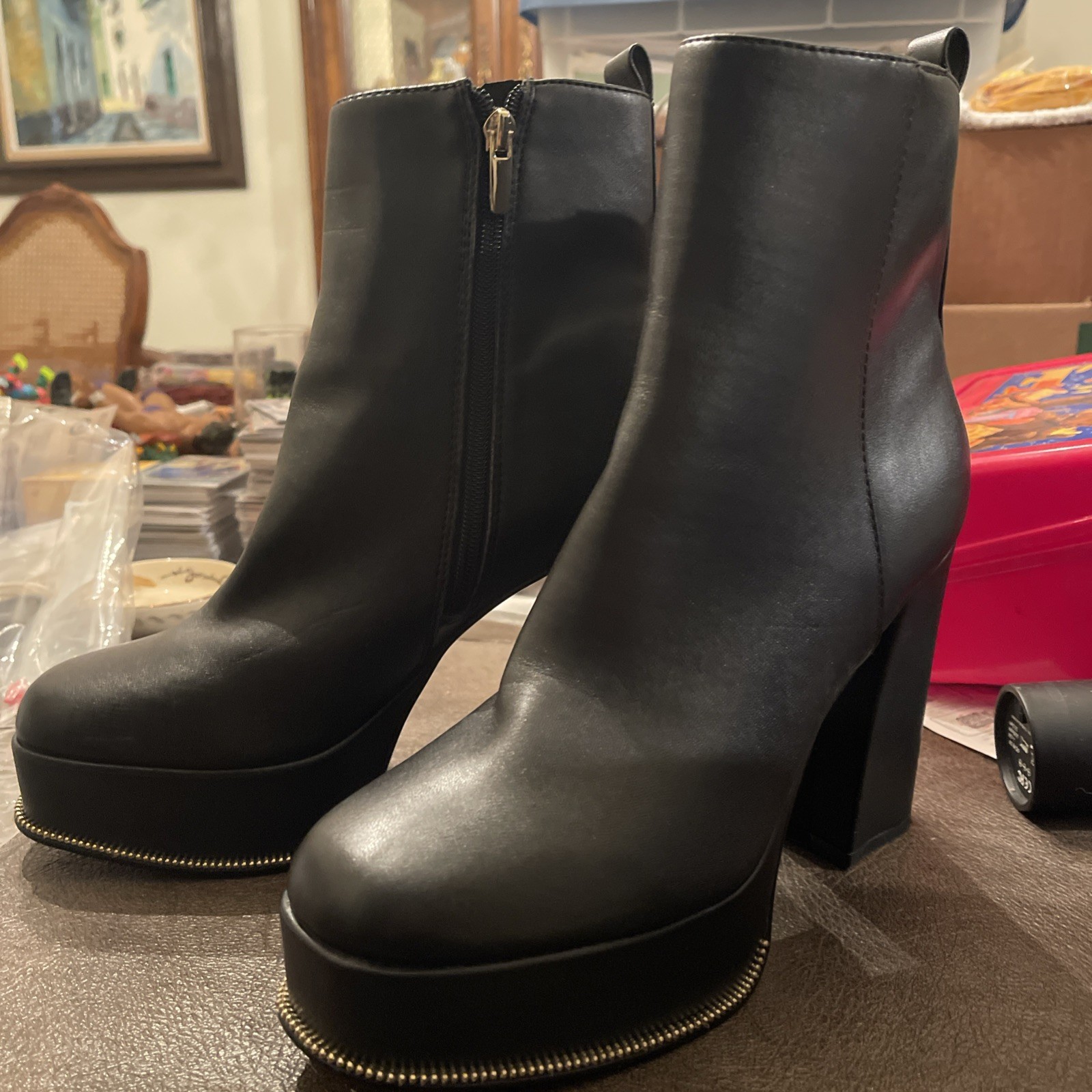 Woman’s Sz 8 Nine West 4” Block Heel Side Zipper Platform Ankle Boot