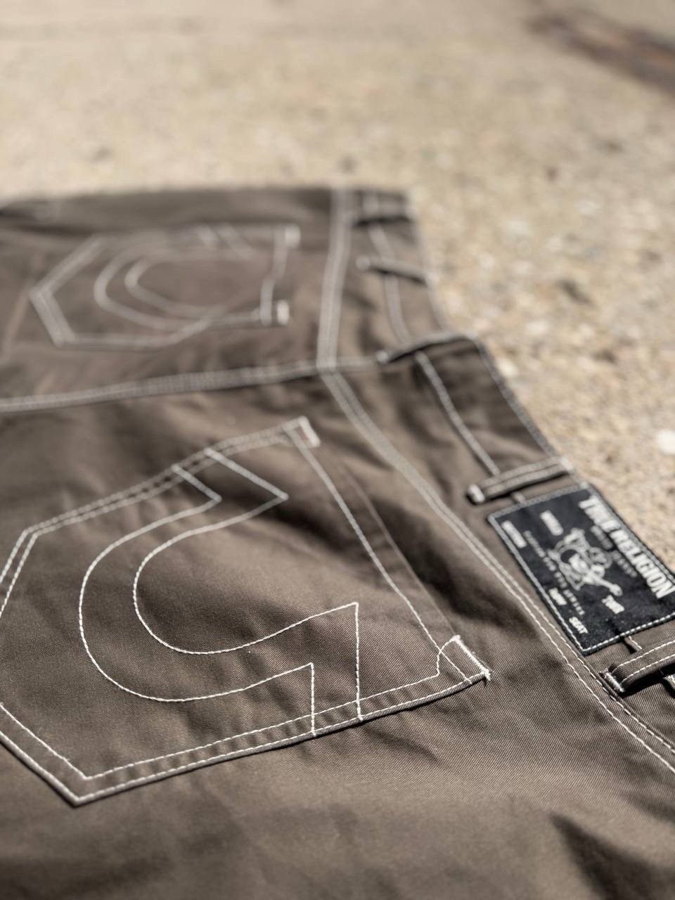True Religion Men’s Balloon Cargo Relaxed Pant Size 44, Color: Brown