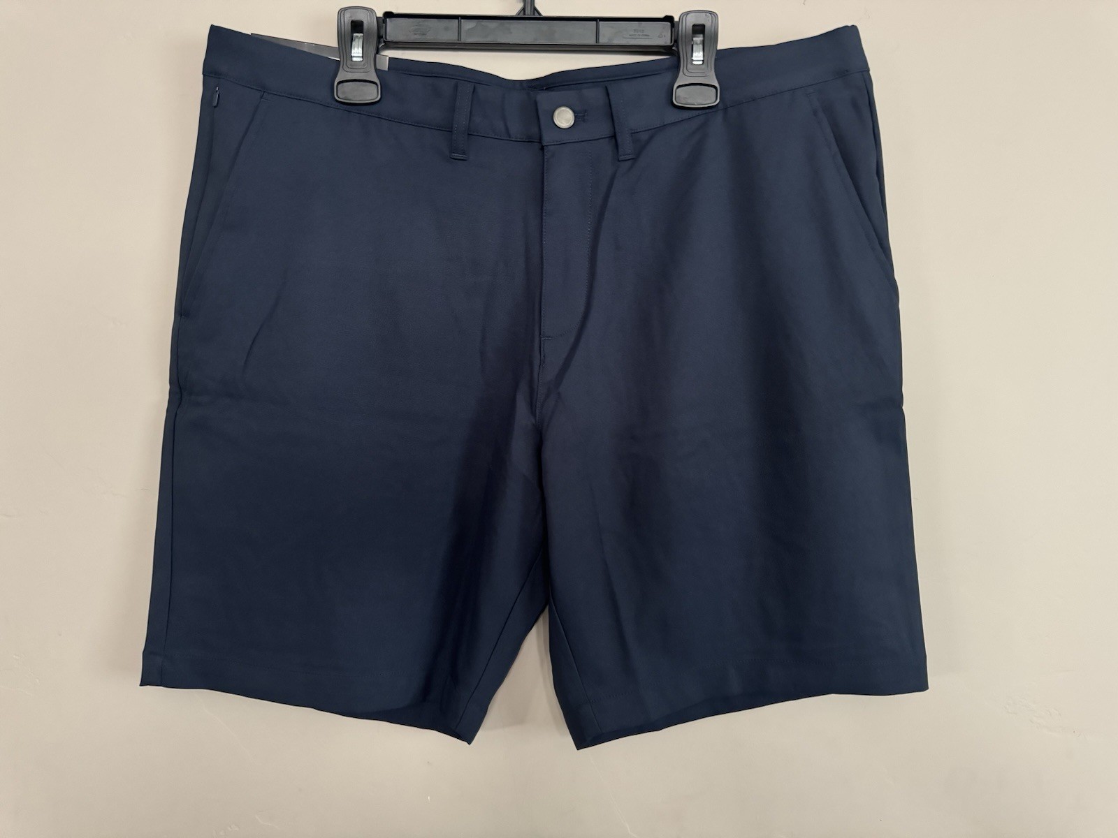 NEW Kirkland Signature Men’s Performance Shorts Comfort Waistband Navy 40
