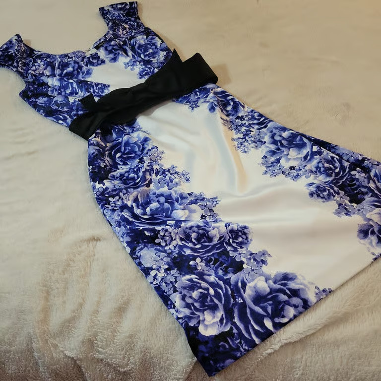 White House Black Market White Blue Floral Satin Sheath Dress Fully Lined Size 8