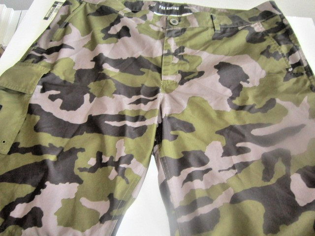 NEW Men’s Fox Racing Regular Fit Essex Tech Camo Print Polyester 22″L Shorts
