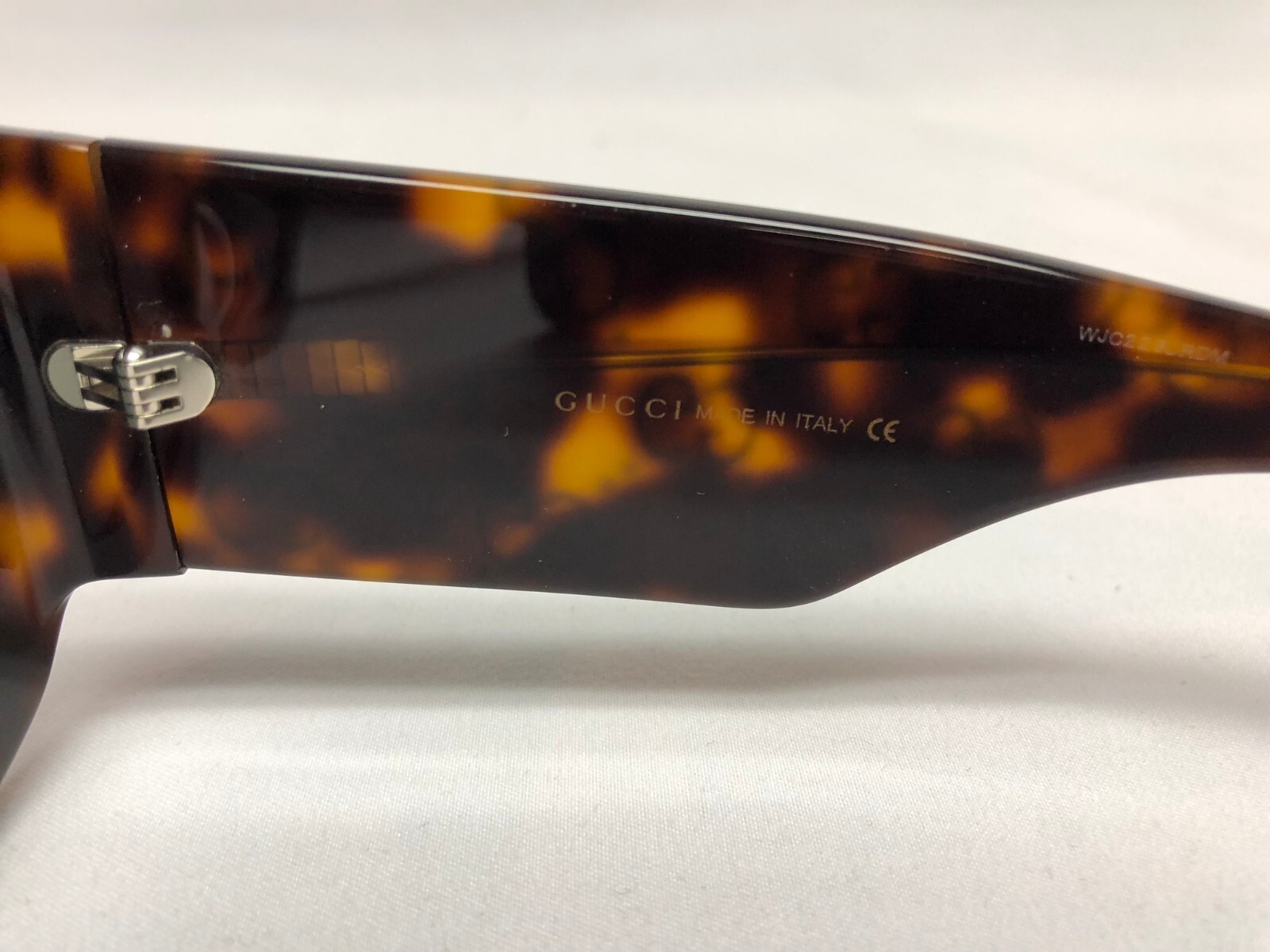 Authentic New Gucci tortoise Square Women’s Sunglasses GG0980S Gray Lens