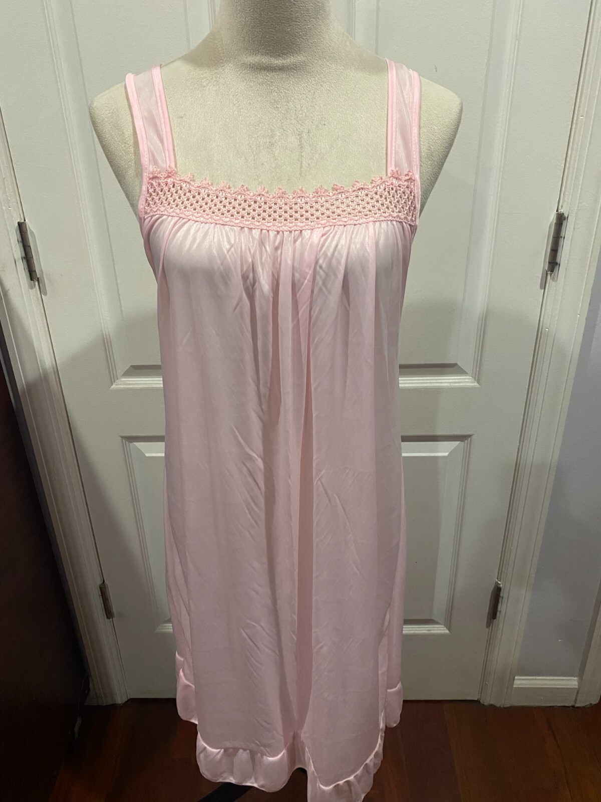 Silky Sleeveless Nightgown w/Robe Embroidery Lace Floral Design Lt Pink Size XL