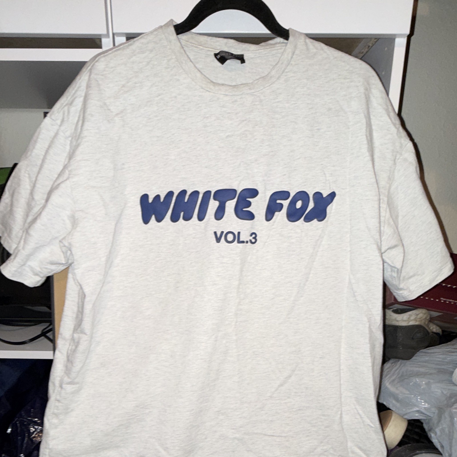 White Fox Men’s Gray Graphic Print Tee Crew Neck Short Sleeve Size S