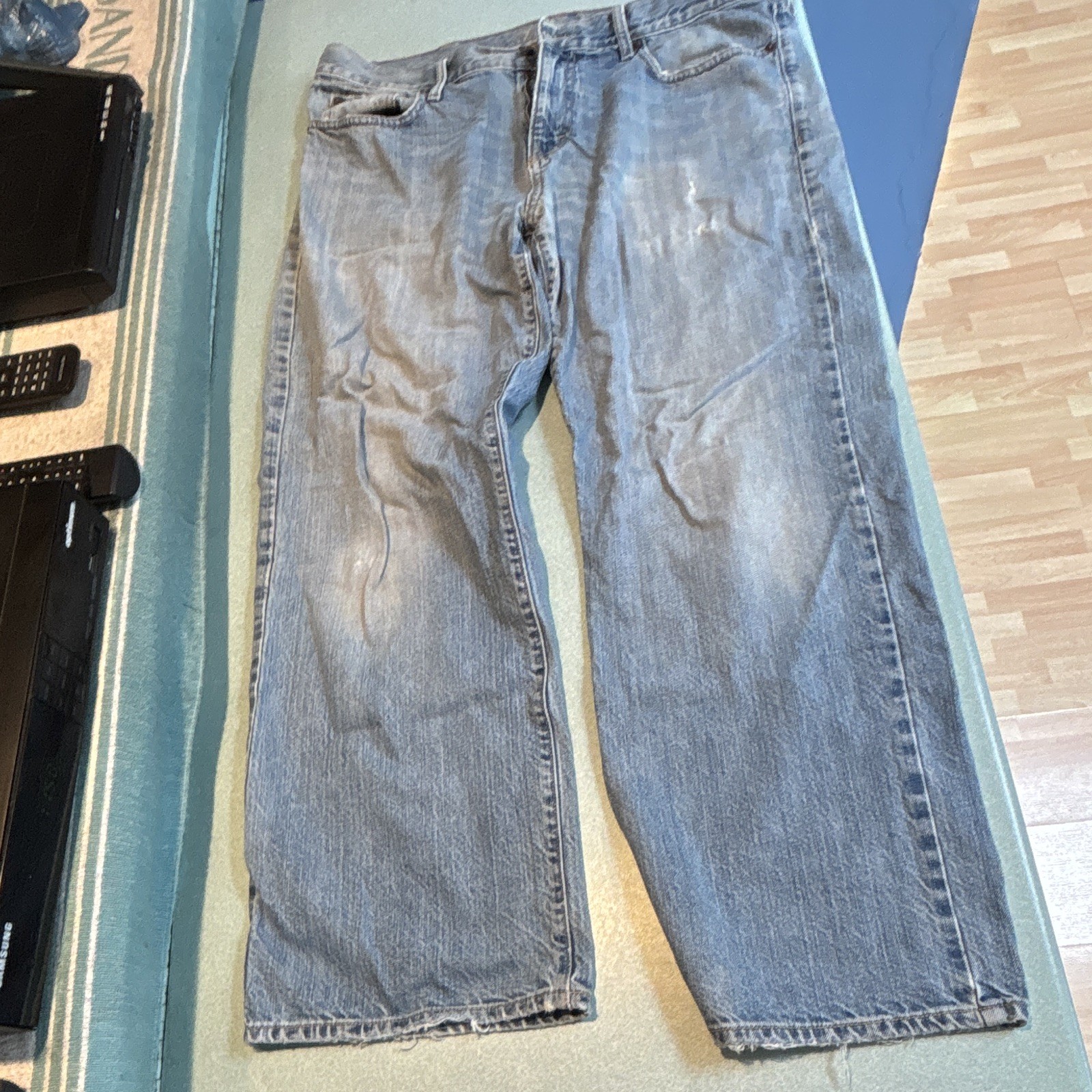 Old Navy Men’s Straight Jeans Blue Light Wash Denim Mid Rise 5-Pocket