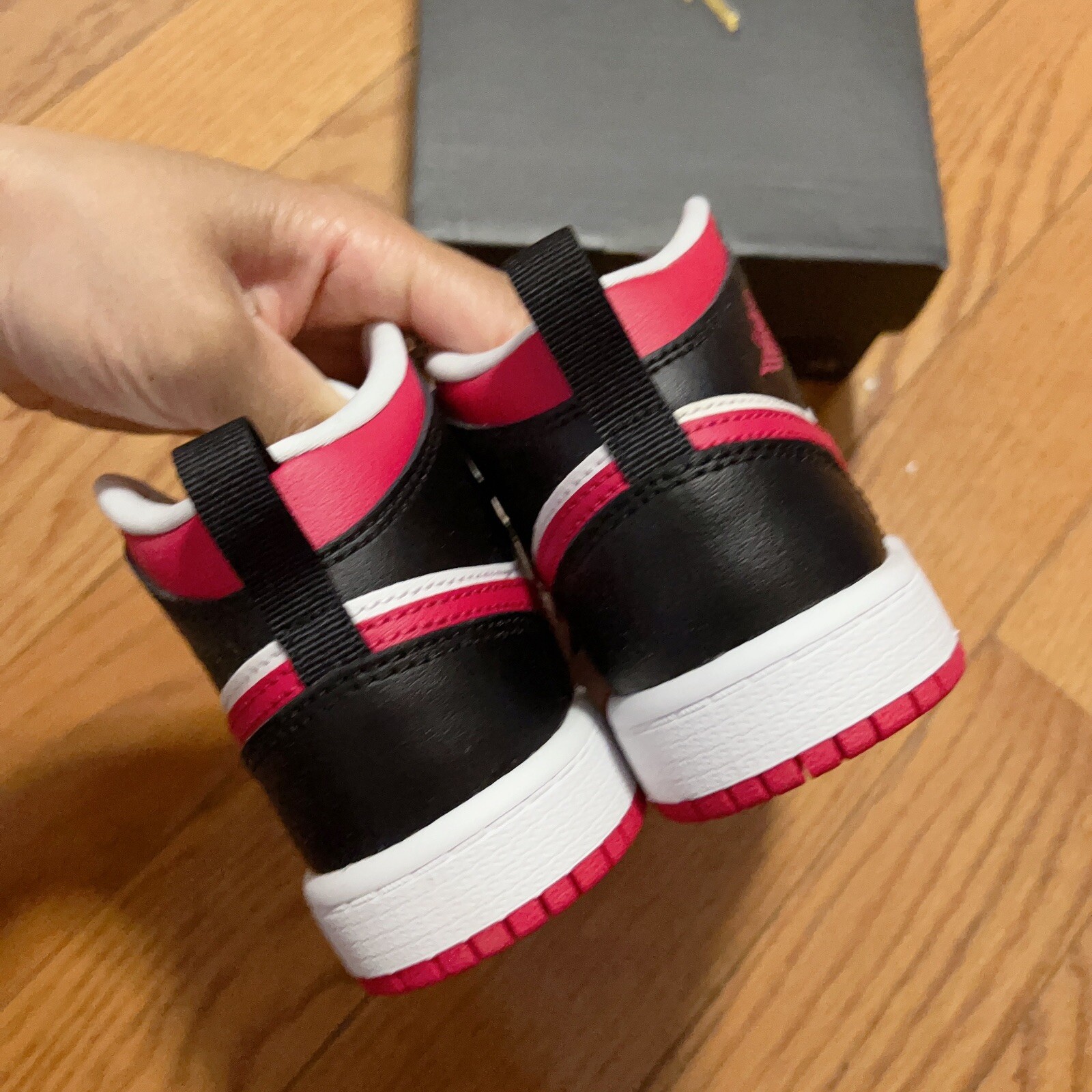 Nike Air Jordan 1 Mid PS White Very Berry Red Black Sneakers 640734-016 11.5C