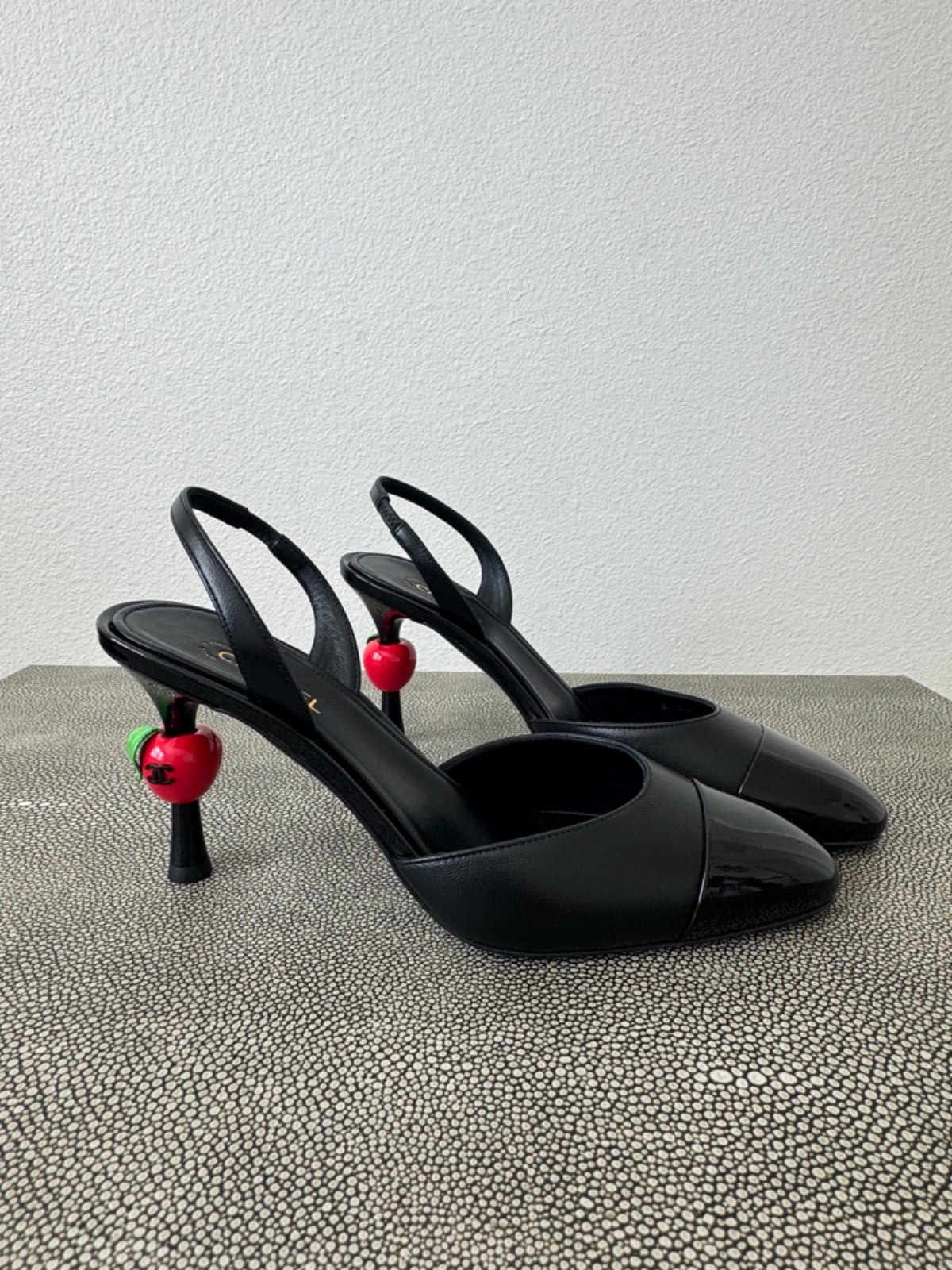 NEW CHANEL METIER D’ART BIG APPLE SLINGBACK SIZE EU40 SOLD OUT