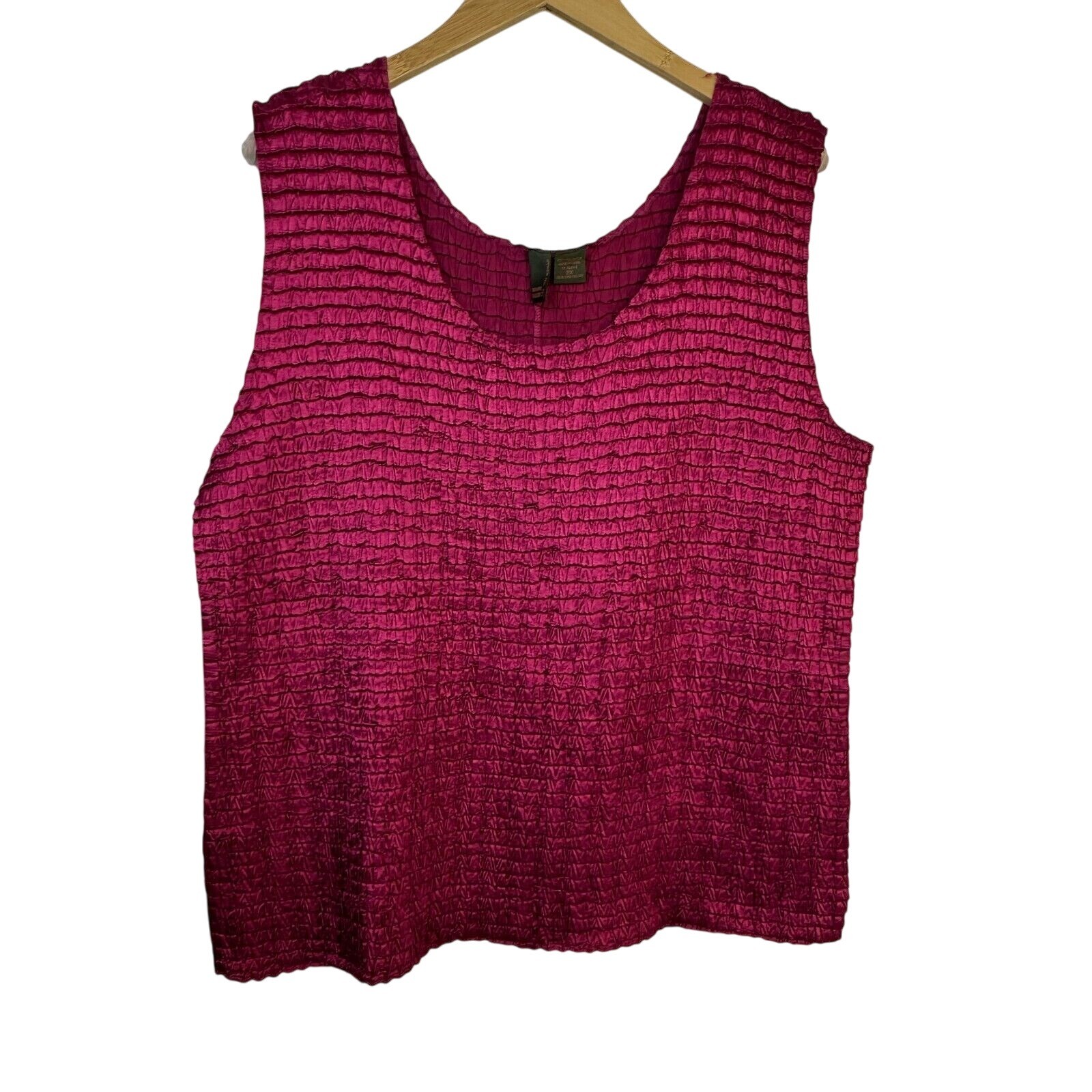 Raspberry lightweight stretchy crinkle tank top shirt by Sere Nade sz 2X