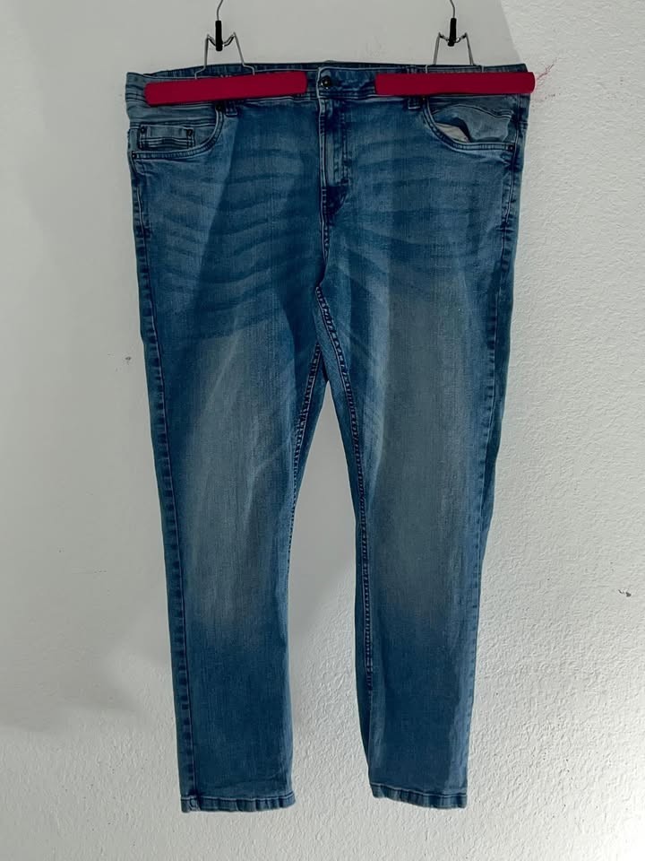 Kenneth Cole Men’s Thick Stitch Jeans Size 44 waist Dark Wash Straight Leg