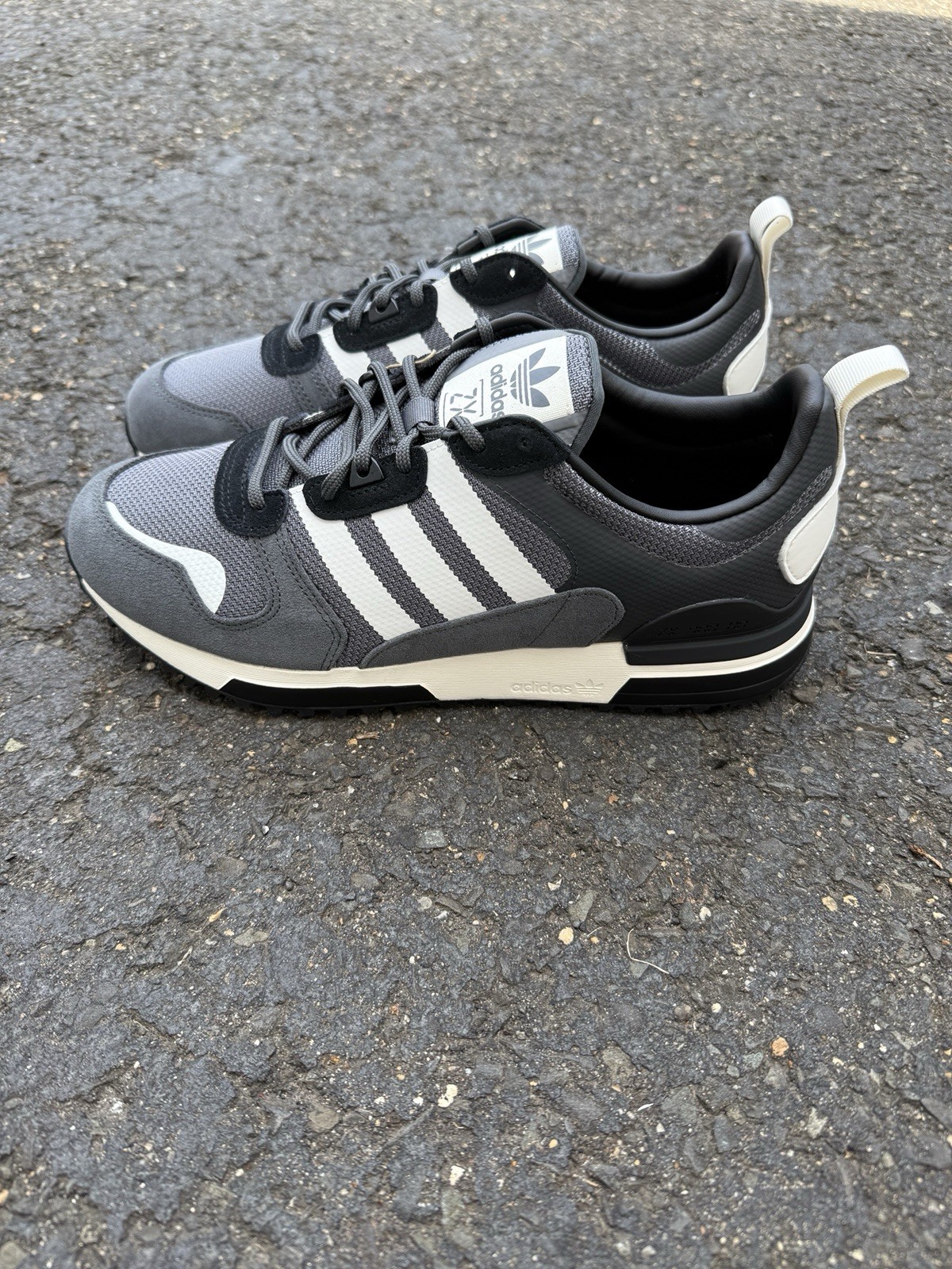 Adidas Originals ZX 700 HD Men’s Running Shoe Athletic Sneaker Footwear H01851