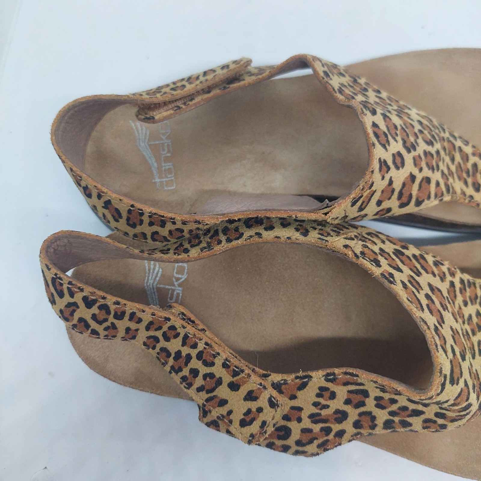 Dansko Reece Sandals Animal Print Leather Thong Slide Womens Size EU 37 US 6.5-7