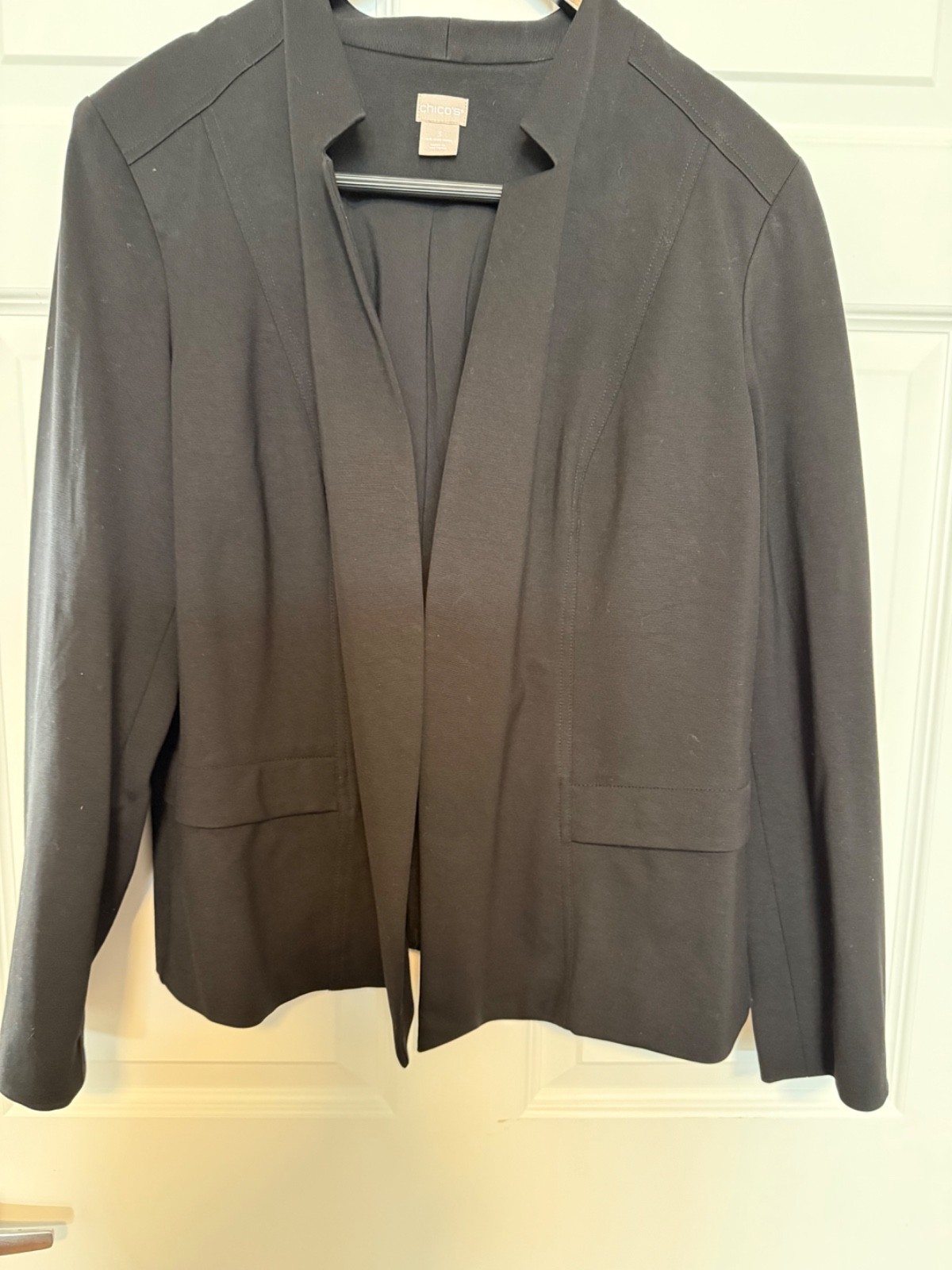 Chico’s Jacket Womens 3 Black Lined Stretch Pockets Front Hook Blazer- 4349