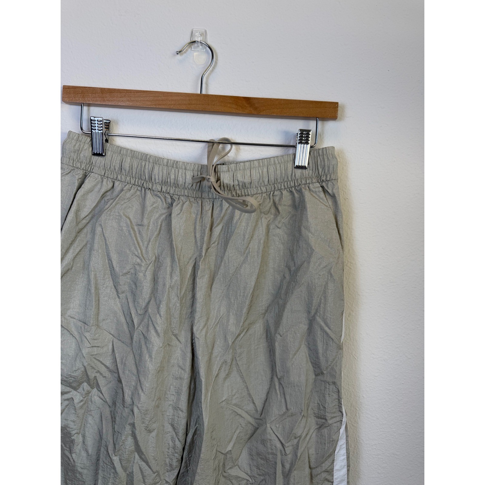 Athleta 100% Nylon Track Pant Joggers Womens Small Running Outdoors Khaki